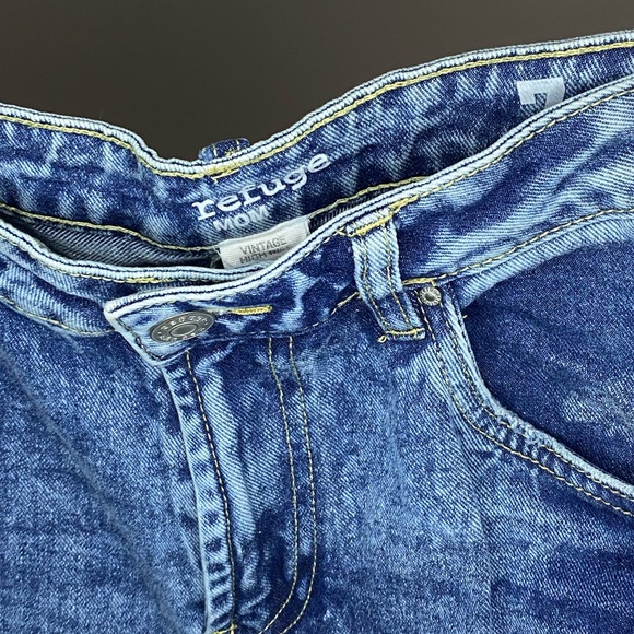 Refugee Mom High Rise  Distressed Jeans - Size 7 - Picture 3 of 3